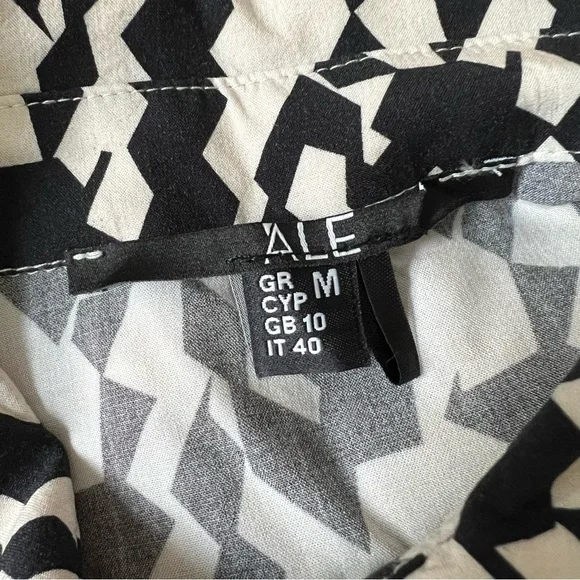 Ale Italian Made Asymmetrical Hem Button Down Top - sz M - Picture 5 of 6